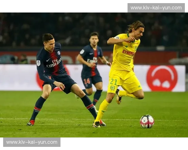 烈焰与浮华:马赛VS大巴黎,一场关乎灵魂的绿茵远征 烈焰与浮华:马赛VS大巴黎,一场关乎灵魂的绿茵远征